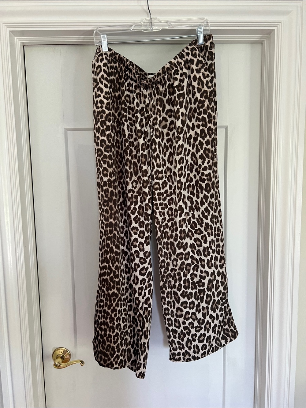 H&M MATERNITY Leopard Print Cropped Wide-Leg Pants in Brown and Cream